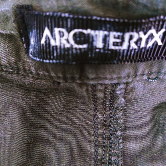 Arc'teryx Army Green Hiking Shorts 30"x 9.5 inseam - Picture 7 of 9